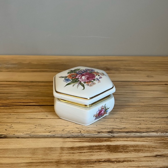 Colibri Jewelry Box Hinged Lid Hexagon Gold Trim Pink Roses Trinket Box - Picture 3 of 10